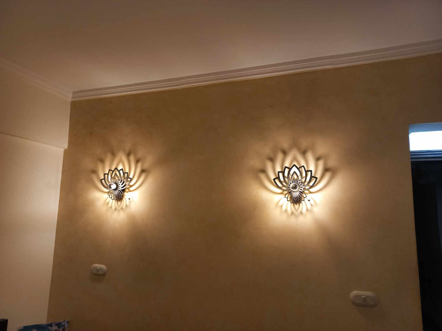 Wall lamp (Lotus)